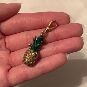 Chloe + Isabel Jewelry - LIKE NEW! Petite Pineapple Keychain Charm Chloe + Isabel Jewelry - LIKE NEW! Petite Pineapple Keychain Charm